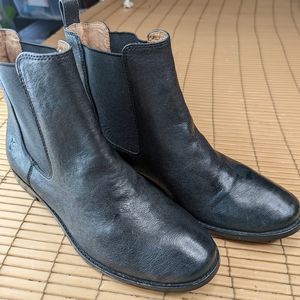 Frye women's sz 8M black leather pull on boots